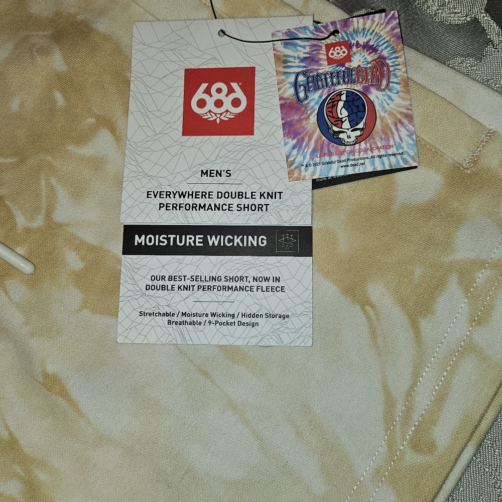 Every Where Collection Greatful Dead Tye Dye Shorts Small NWT - Picture 8 of 11